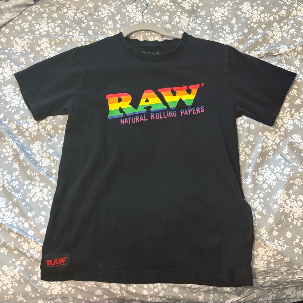 Raw shirt with secret pocket